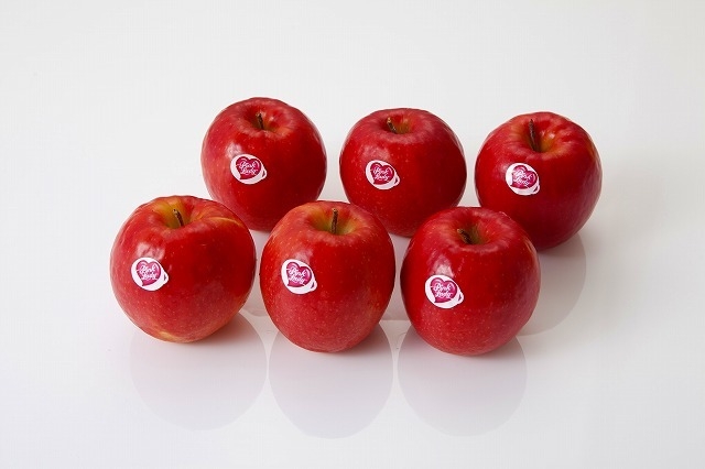 りんご ピンクレディーtm オーストラリア原産のピンクレディーりんごを日本で生産ライセンスを取得して栽培しています 日本には44人の生産者しかいません しあわせ商談サイトnagano