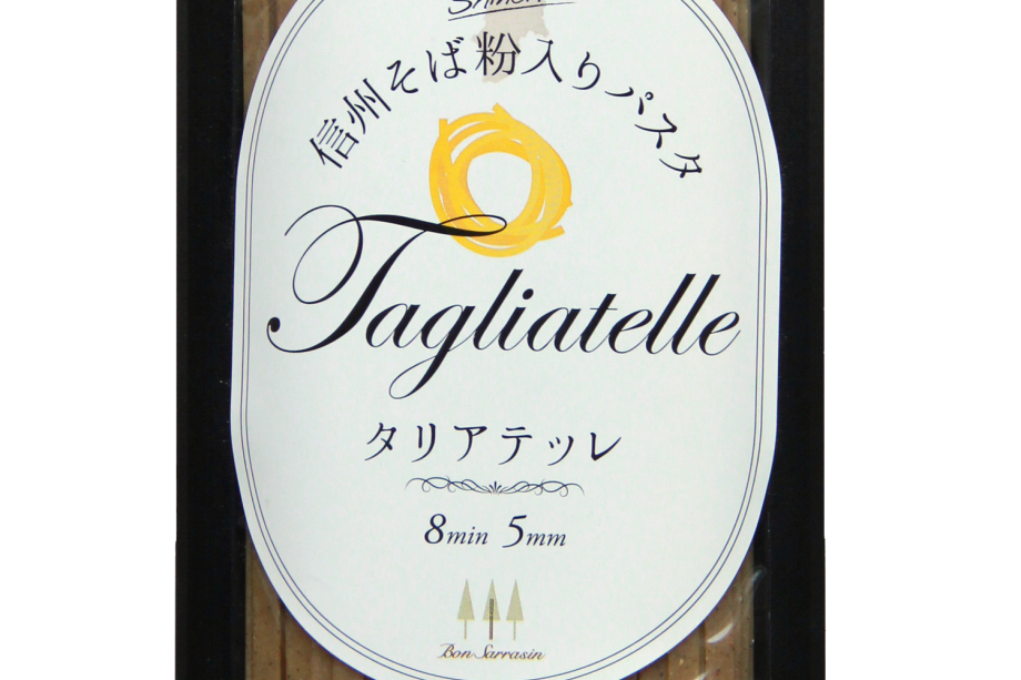 信州そば粉入パスタ タリアテッレ 信州産そば粉と デュラム小麦粉 長野県産小麦粉をブレンドしました イタリア製の押し出し式パスタマシンで製麺しています パスタの食感とそばの風味の融合をお楽しみください しっかりとした歯ごたえが特徴です しあわせ商談