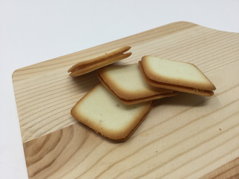 ラングドシャ サクサク生地のラングドシャです 間にホワイトチョコをサンドしております しあわせ商談サイトnagano